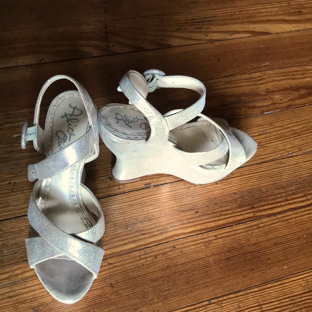 Alice and Olivia Wedges